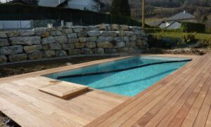 margelle piscine en bois