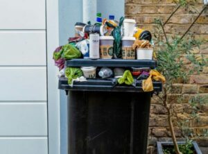 cache poubelle bois à faire soi meme